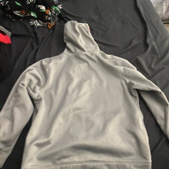 Grey under armour sweatshirt - Picture 2 of 2